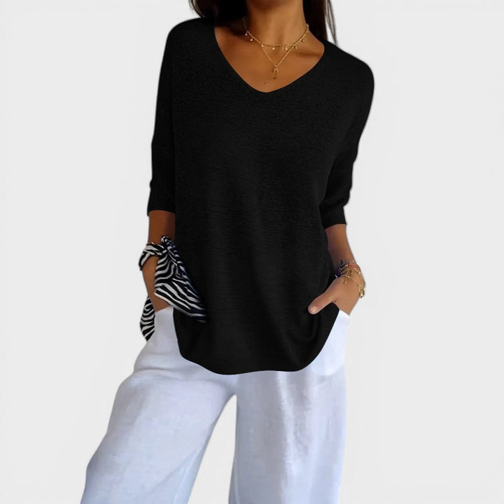 Heather | Top Made of Smooth Fabric With V Neck