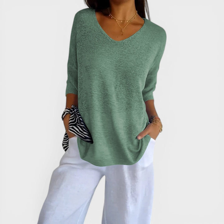 Heather | Top Made of Smooth Fabric With V Neck