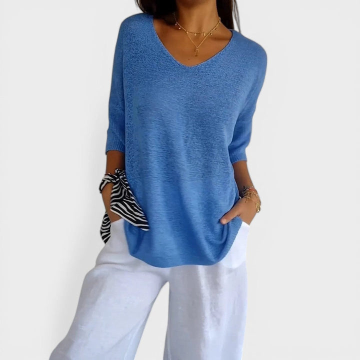 Heather | Top Made of Smooth Fabric With V Neck