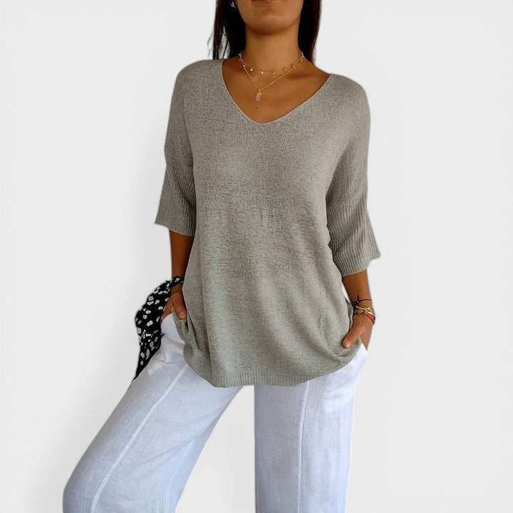 Heather | Top Made of Smooth Fabric With V Neck