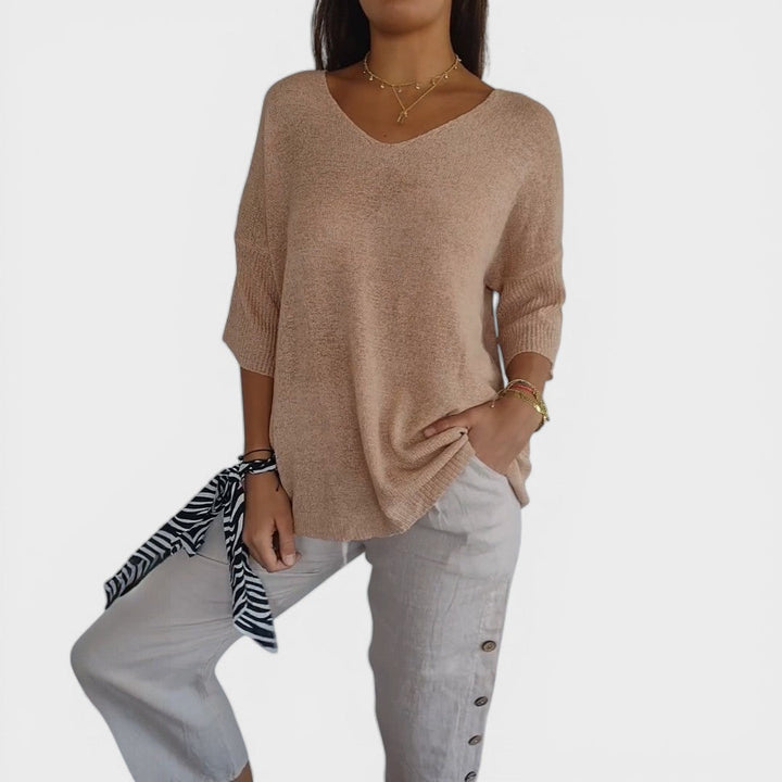 Heather | Top Made of Smooth Fabric With V Neck