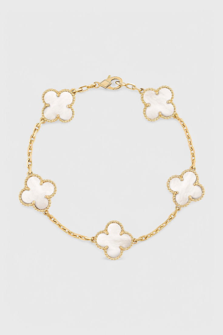 Bracelet with Clover Motif and Golden Elegance