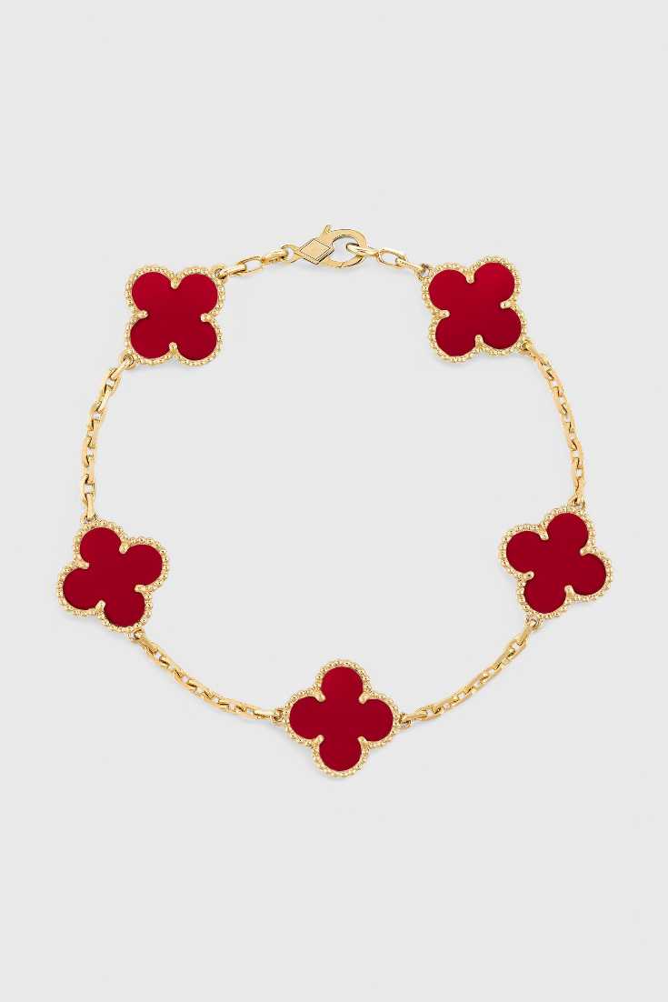 Bracelet with Clover Motif and Golden Elegance