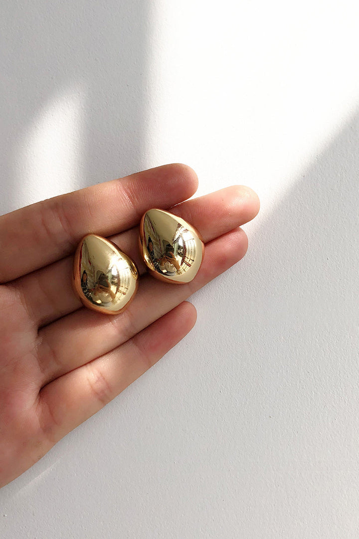 Drop-shaped metal earrings