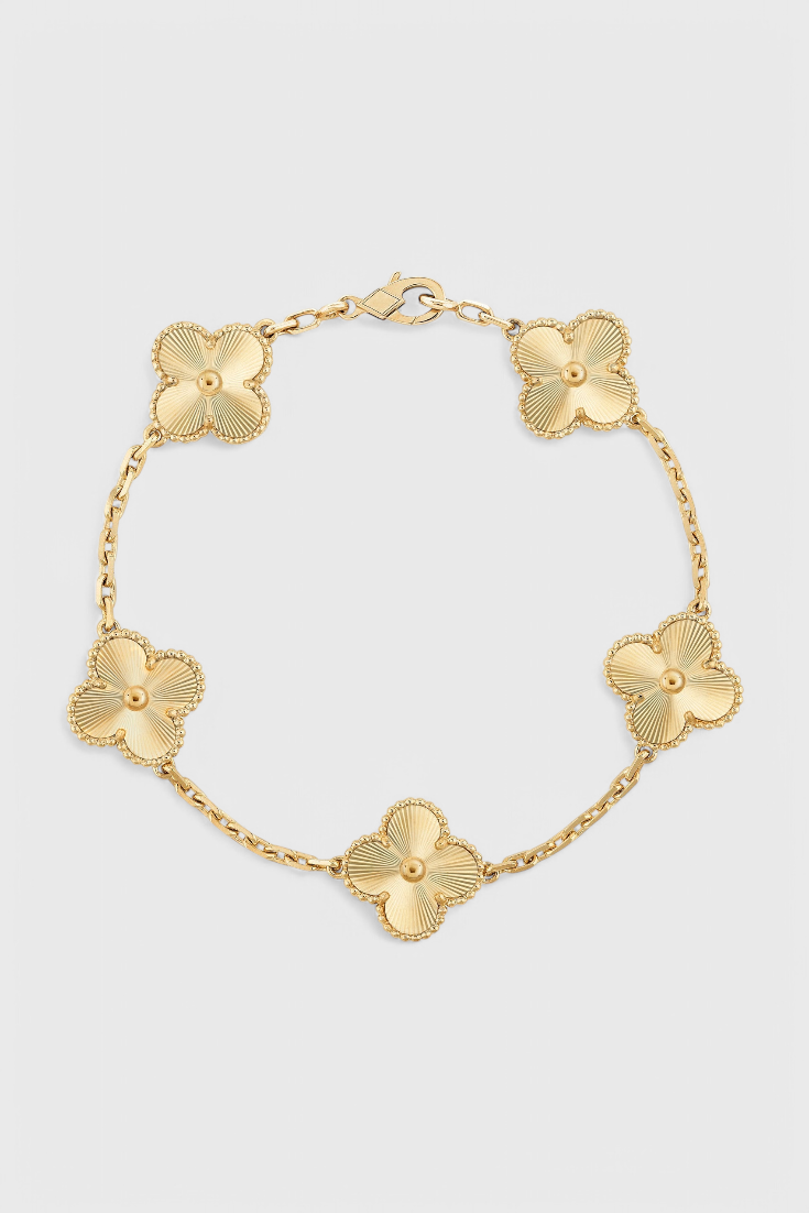Bracelet with Clover Motif and Golden Elegance