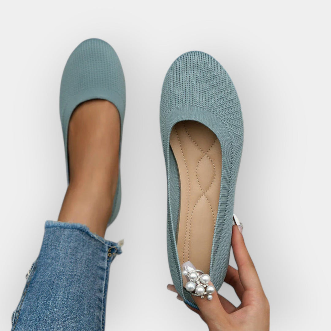 Simple sandals with an elegant style