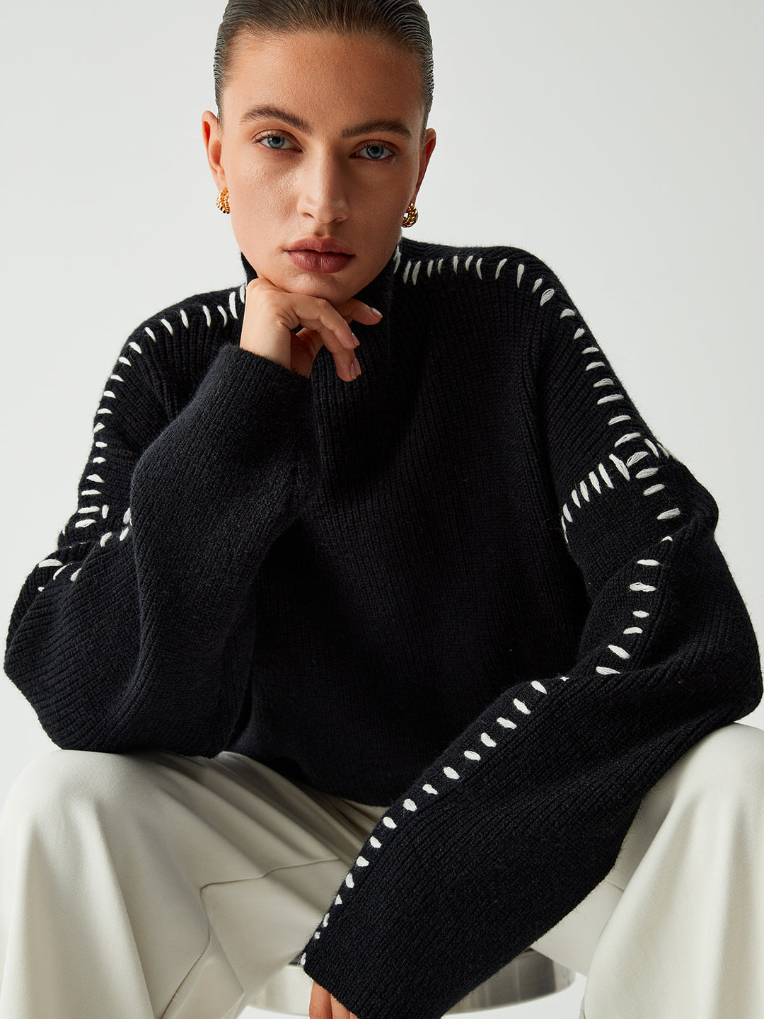Alma | Oversized jumper with high collar and piqué details