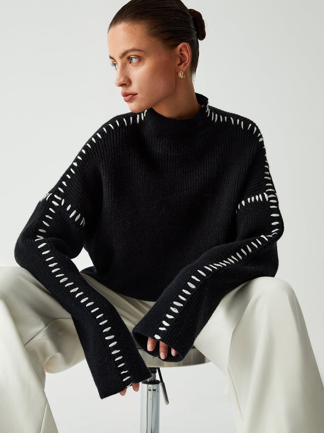 Alma | Oversized jumper with high collar and piqué details
