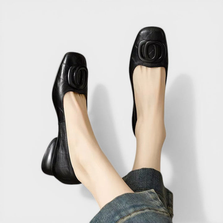 Ballerina in Leather Opium
