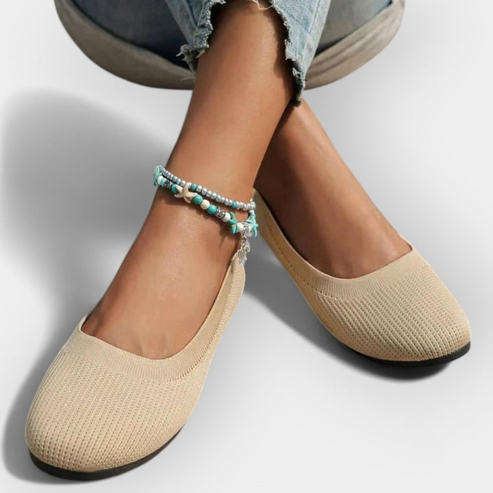 Simple sandals with an elegant style
