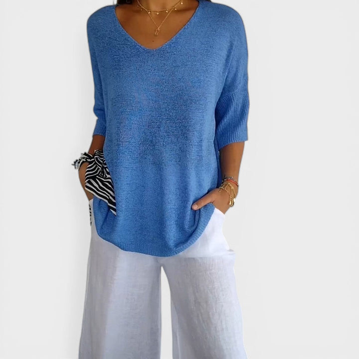 Heather | Top Made of Smooth Fabric With V Neck